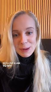 Elinor Fitch's Instagram, Twitter & Facebook