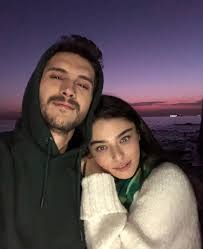 Babası aslen kastamonulu ve annesi de. Tt Turkish On Twitter Ø³ÙŠÙ„ÙÙŠ Ø§Ù„Ø¨ÙŠØ±Ø§Ù† Ø¯ÙˆÙŠÙ…Ø§Ø² Ùˆ Ø¹Ø§ÙŠØ´Ø© ØªÙˆØ±Ø§Ù† Ø§Ø¨Ø·Ø§Ù„ Ù…Ø³Ù„Ø³Ù„ Ø²Ù…Ù‡Ø±ÙŠØ± Ø­Ù„ÙˆÙŠÙŠÙŠÙŠÙŠÙŠÙŠÙŠÙŠÙŠÙ† Zemheri Zemheri Alperenduymaz Aycaaysinturan Https T Co Xmpqco4fhk