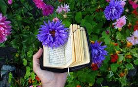 Dinamakan saba' karena didalamnya terdapat kisah kaum saba'. Surat Saba Pokok Kandungan Manfaat Dan Keutamaan Abu Syuja