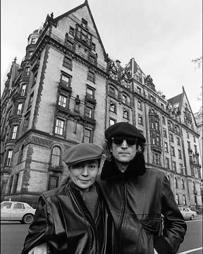 Yoko Ono & John Lennon in front of the Dakota building, upper west side of  Manhattan…