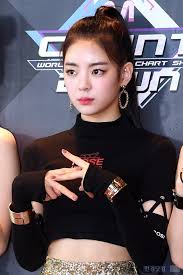 A씨는 당시 리아를 찾아가 친구를 괴롭히는 이유를 물었다가 자신도 그 무리로부터. í¬í†  Itzy ë¦¬ì•„ ë„ë„í•œ ëˆˆë¹› ì¹´ë¦¬ìŠ¤ë§ˆ í•œê²½ë‹·ì»´