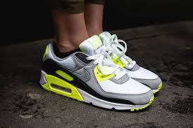 They arr very cool and aesthetic #shoes #nike #pink. Creps And Community Celebrating The Female Sneaker Game In 2020 Sneaker Freaker