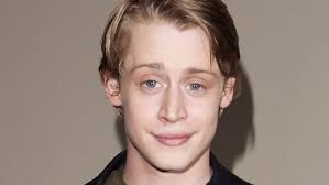 Does macaulay culkin have tattoos? Macaulay Culkin Looks Totally Different These Days