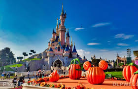The park is based on a formula pioneered by disneyland in california and further employed at the magic. Disneyland Paris Update Halloween Happens Crowds Don T
