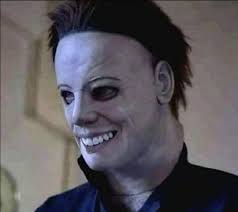 En un principio, Spider-Man solía creer que Daredevil era un villano, y  estaba dispuesto a detenerlo. Una vez Spider-Man lo siguió hasta su  despacho de abogados, y cuando llegó fue a atacar