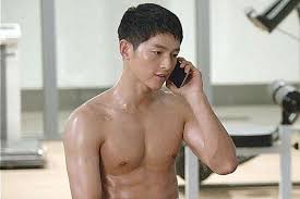 Aktingnya yang mumpuni didukung wajahnya yang ganteng nan imut menjadikan song joong ki menjadi aktror korea paling populer di korea bahkan dunia saat ini. Berita Terbaru Dan Profil Artis Terkini Profil Biodata Foto Perjalanan Karier Dan Fakta Unik Paling Lengkap Tentang Song Joong Ki