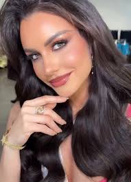 Hi, Huntersville. I am a former beauty queen who competed for Miss Teen  Petite Universe two years ago, and I want to share my story. This pageant  is a scam—its directors choose