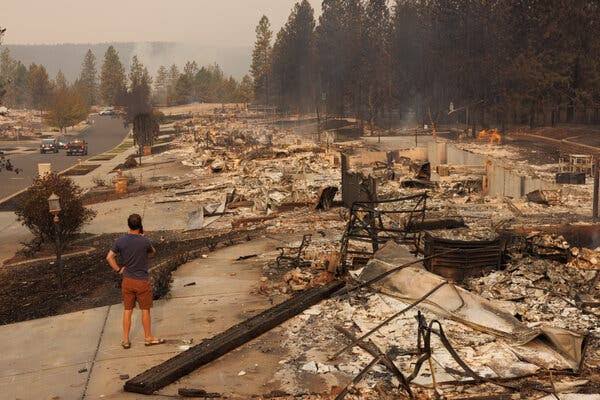More Than a Dozen Wildfires Burn in Washington State, Forcing Evacuations - The New York Times