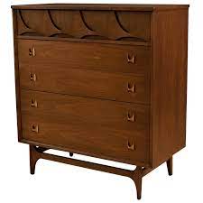 How do i know i can trust these reviews about broyhill? Mid Century Broyhill Brasilia Tall Dresser Tall Dresser Broyhill Brasilia Broyhill