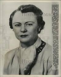 1951 Press Photo Veronica Donovan Jolly Alien Offive Worker in White House 