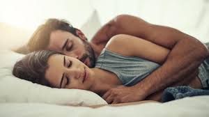 Lo que vuestra postura al dormir dice de vuestra relación