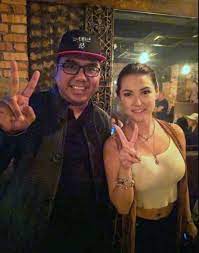 Maria ozawa mengecap pendidikan di sekolah internasional yang membuat pergaulannya menjadi luas dan kemampuan bahasa inggrisnya menjadi lebih baik. Peminat Lelaki Teruja Bila Dapat Tahu Maria Ozawa Berada Di Kuala Lumpur