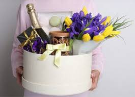 What do you gift the dad that basically taught you everything and already has everything. Gifting Ideas Trending Topics Relationship Advice From Ferns N Petals