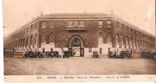 Reims Hopital Maison Blanche Entree Principale Carte Postale Ancienne Et Vue D Hier Et Aujourd Hui Geneanet