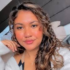 Elinor Montgomery's Instagram, Twitter & Facebook