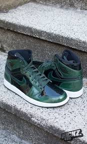 Jordan 1 Low White Lucky Green Black Luck Of The Aj1 Check Out The All Green Air Jordan 1 Retro High And Let Em Tempt You Air Jordans Air Jordans Retro Jordan 1 Retro High
