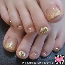 Black And Gold Glitter Toe Nails Gold Glitter Pedicure Toe Nail Designs Toe Nail Color Toe Nail Art