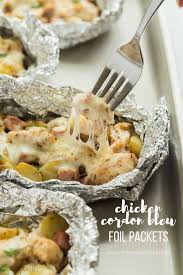 These Chicken Cordon Bleu Foil Packets Are So Easy With Just 10 Minutes Prep They Re Easy To Prep Ahead And Grilled Dinner Foil Packet Meals Grilling Recipes