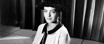 On sait que la célébrité n'est pas toujours de tout repos, mais elle peut vous valoir des ennuis même dans votre dernière demeure. Yvelines La Tombe De Romy Schneider Profanee Le Point
