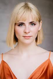 Kim Saxe's Instagram, Twitter & Facebook