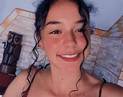 NOTA DE FALECIMENTO: É com profundo pesar que os familiares de TUYANNE  ROCHA DE LIMA filha de Osvaldo e Vilma Comunicam o seu falecimento aos 17  anos. Seu corpo esta sendo transladado