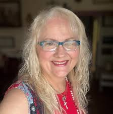 I am really wanting to find out what happens to Susanna and how she fits  into Elliott's timeline.