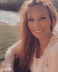 Danielle Reed's Instagram, Twitter & Facebook