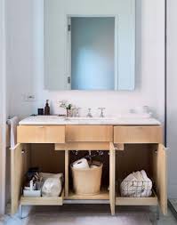 There … a fridge, a cooker and a sink in the kitchen. 10 Things Nobody Tells You About Bathroom Storage