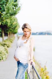 Babybauch Shooting In Bonn Mit Nicole Wahl Schwangerschaftsaufnahmen Babybauch Fotoshooting Schwangerschaftsbilder