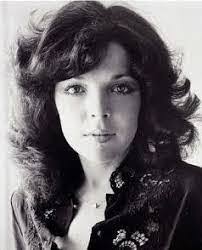 Rosalind Mcleod's Instagram, Twitter & Facebook