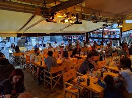 Le Lion D Or Saint Malo 1 Place Chateaubriand Restaurant Reviews Photos Phone Number Tripadvisor