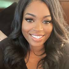 Prominent businesswoman Angela Oakley has accused Shamea Morton and her  husband of repeatedly calling her to try to get the price of four  properties worth $2 million down to just $1 million.