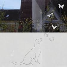 Fensterfolie Mit Motiv Hund Mit Schmetterlingen Fensterfolie