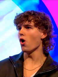 Ele sabe imitar os sons igualzinho!! @Olly Quinn #dearalice #ollyquinn  #cbbc #Kpop #fyp