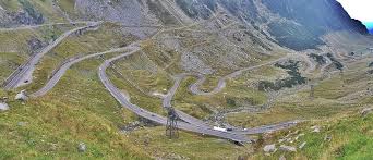 Poliţia română a comunicat când vor fi deschise şoselele transfăgărăşan şi transalpina. Accident Rutier Pe TransfÄgÄrÄÈan Un Mort Èi Doi RÄniÈi Hotnews Mobile