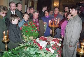 Na Pohorony Avtoritetov V Rossii Sobirayutsya Celye Goroda Chem Oni Eto Zasluzhili Prestupnaya Rossiya Silovye Struktury Lenta Ru
