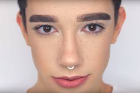 Comme ça, sans cette question revient à se demander pourquoi les personnes petites se mettent sur la pointe des pieds pour attraper un objet en hauteur et invoquer un. On A Parle Du Maquillage Pour Hommes Avec Des Hommes