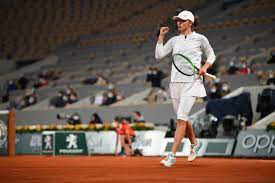 Watch swiatek halep live stream live and online. Roland Garros Iga Swiatek Verdrangt Simona Halep Mit Einem Umfassenden Spiel