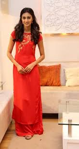Karan blasts at mahira for character assassinating preeta. Latest Ericafernandes Looks And Outfits Online Seenit