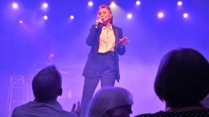 Fan von »on fait le show« werden Sheila A Fait Le Show A Bapaume