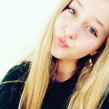 Arielle Nelson's Instagram, Twitter & Facebook