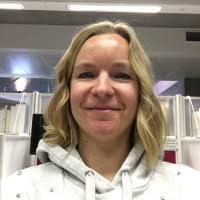 Stephanie Oates's Instagram, Twitter & Facebook