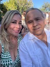 How to remove people from the background of a photo?