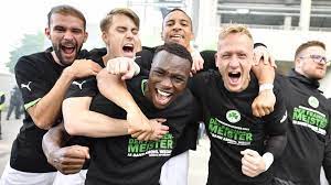 Stuttgart, who are missing a host of players, came up the season. Spielvereinigung Greuther Furth Aufstieg Der Selbstverschwenderischen Sport Sz De