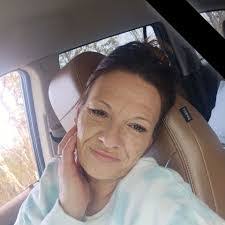 Evie Carpenter's Instagram, Twitter & Facebook