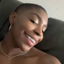 Lila Saunders (@lilasaunderss)