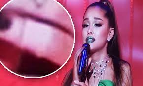 Ariana grande and pete davidson seemed like an odd pair, but the pop star and the comedian were hot, heavy, and moved at warp speed. Ariana Grande Hides Her Pete Davidson Tattoo With A Band Aid Daily Mail Online