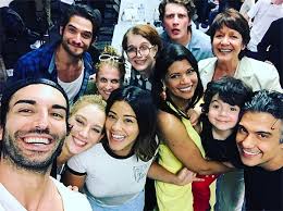 La créatrice de jane the virgin, jennie snyder urman, avait déjà prévenu que jane allait perdre sa virginité dans la troisième saison de la série >>> jane the virgin (téva) : Michael Returning For Jane The Virgin Season 3 Finale See The Photo Hollywood Life