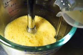 Mayonnaise Maison C Est Facile Et Vous Allez Etre Surpris A Quel Point C Est Meilleur Recette Recette Mayonnaise Facile Recette Recettes De Cuisine