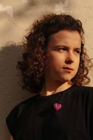 Fotos: Una creadora abre en su taller de Solokoetxe una exposición que  protagonizan las mujeres del barrio